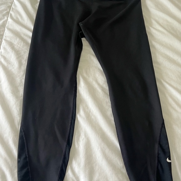Nike Olive Sports Bra and Black Leggings - Picture 3 of 6